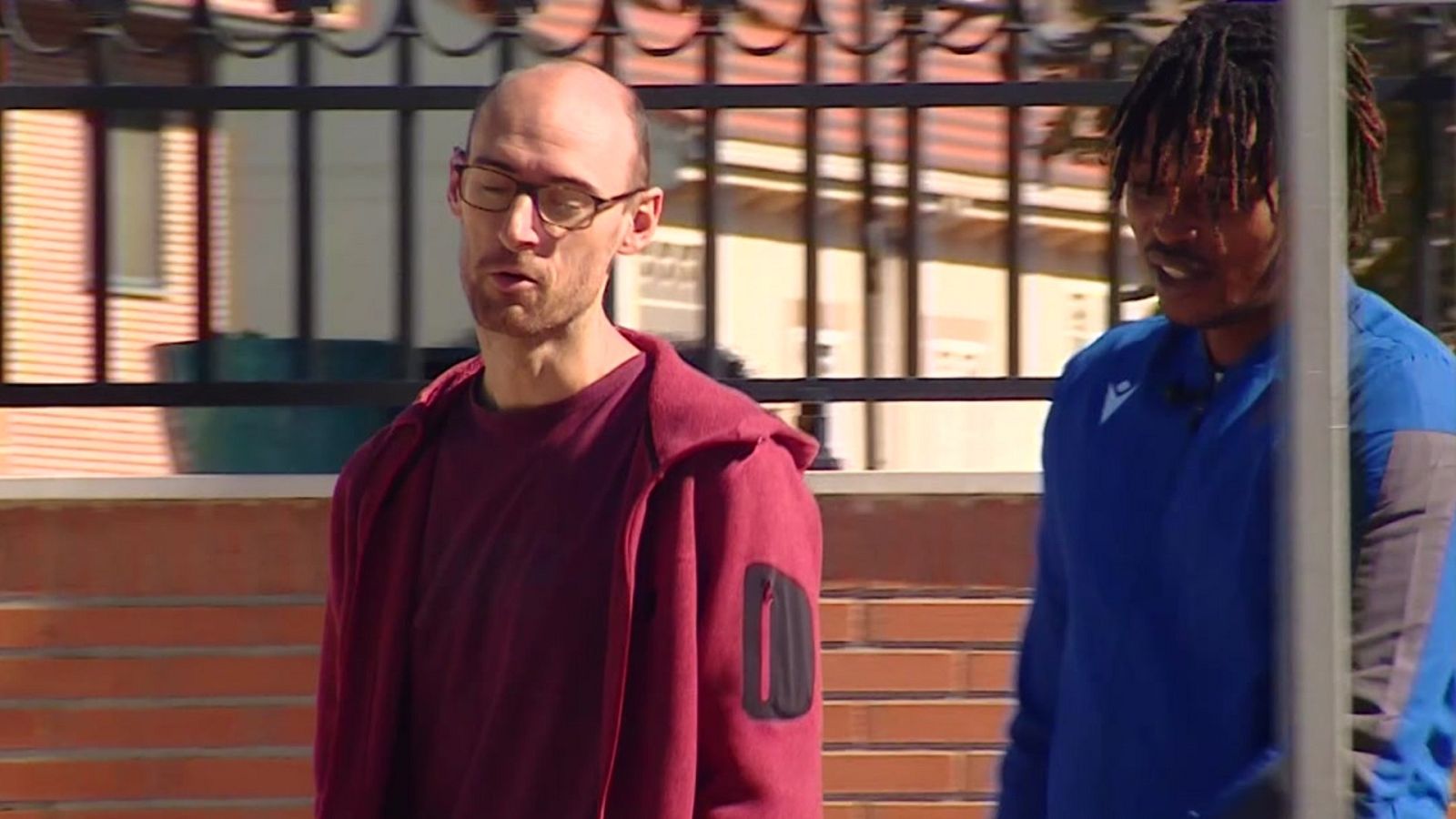 'Hermanito', una historia del encuentro casual entre un migrante y un voluntario | Ver