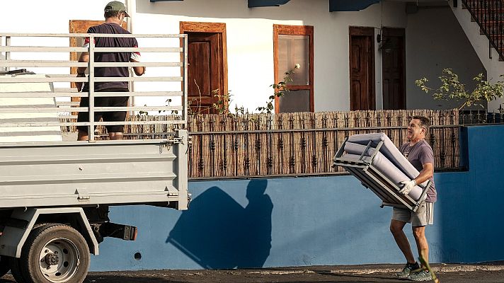 Informativo 24h - Antonio vigila si el avance de la lava llega a su casa: "Voy a Tajuya dos, tres veces al día"