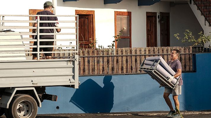 Telediario 1 - La demanda de pólizas de seguros crece un 500% ante el temor de quedarse sin ayudas