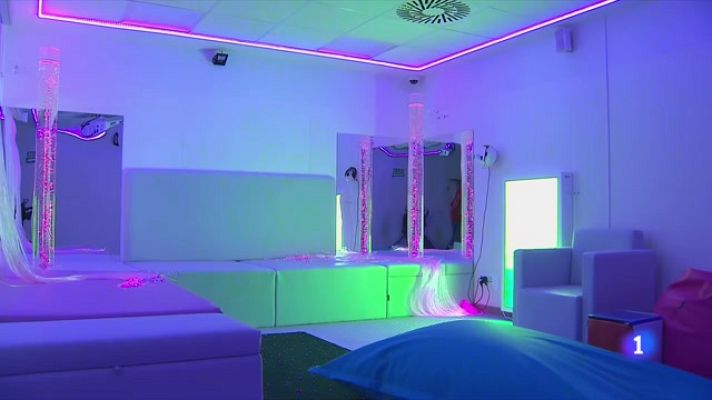 L'Informatiu - Teràpia amb llum per reduir l'ansietat i les addiccions