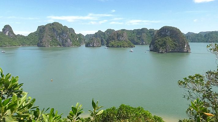 Españoles en el mundo - Vietnam de norte a sur