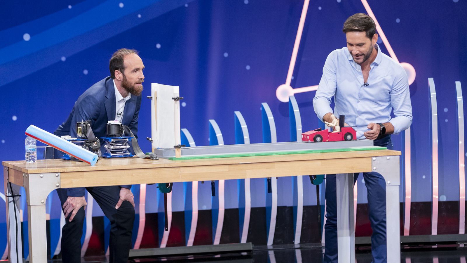 Órbita Laika - Física con Javier Santaolalla - El cinturón de seguridad