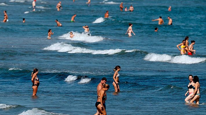 Telediario 1 - Benidorm atribuye el aumento de incidencia al turismo