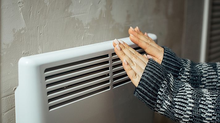 Telediario 2 - El Gobierno aumenta las ayudas del bono social eléctrico y térmico para consumidores vulnerables