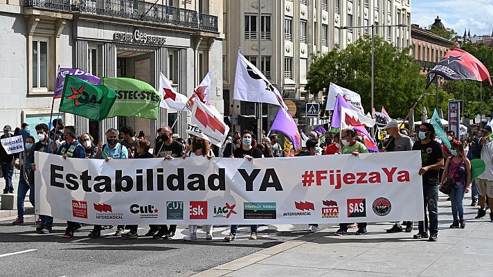 Informativo 24h - Los funcionarios interinos reclaman la fijeza con una huelga