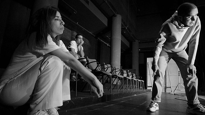 Atención obras - Voltaire, Teatro urgente