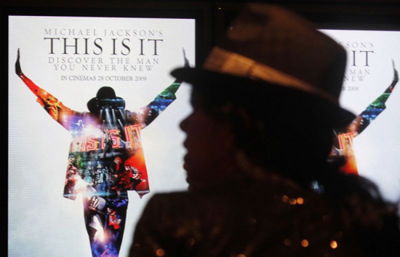 Anoche a la misma hora en 19.000 cines de todo el mundo se estrenó "This is it"