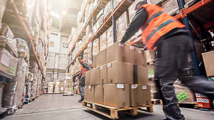 Telediario 1 - Casi la mitad de las horas extra realizadas durante el verano no se pagaron, según Estadística