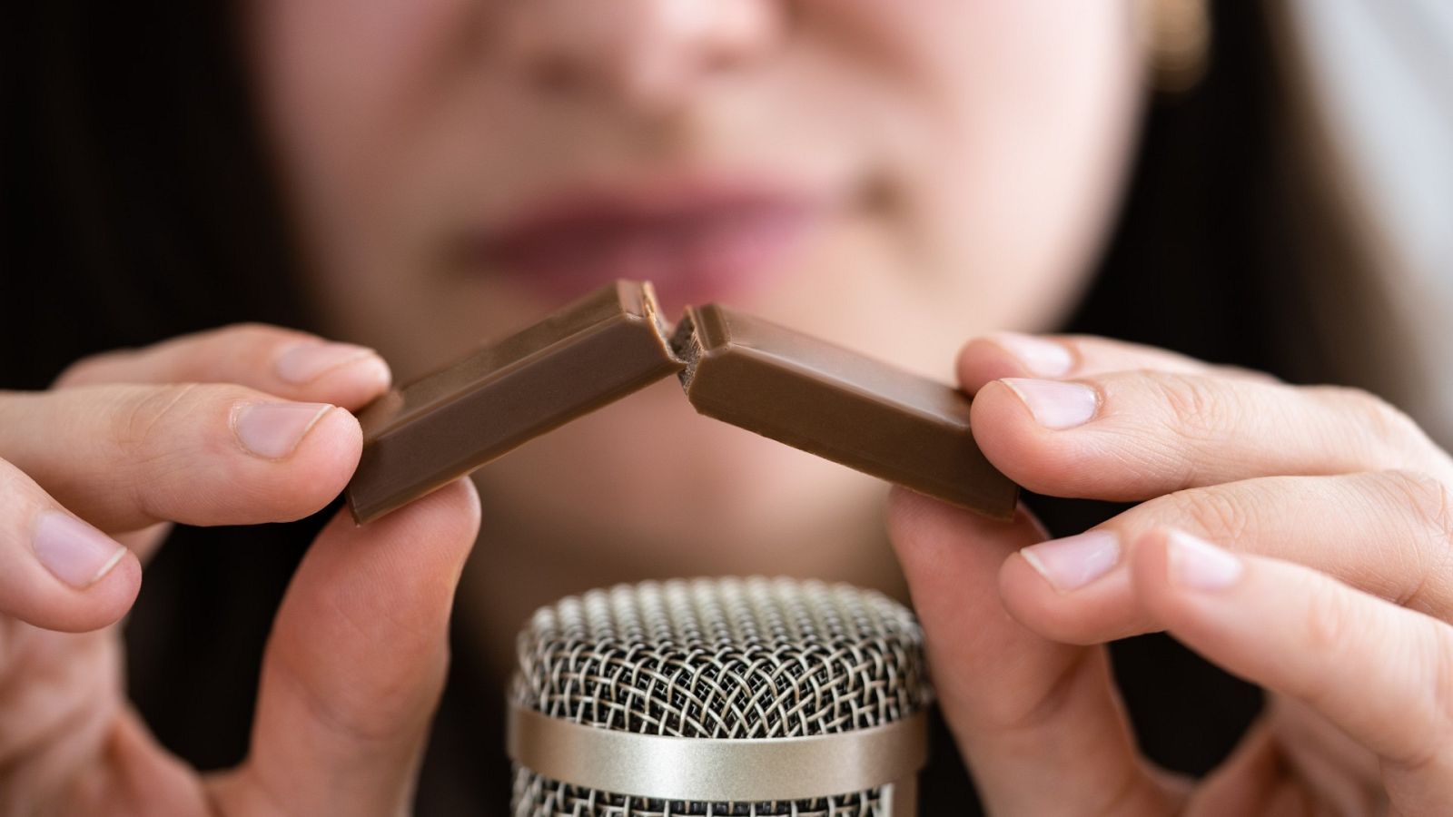 ASMR, la sensación de placer que experimentan algunas personas al ver y escuchar algunos sonidos