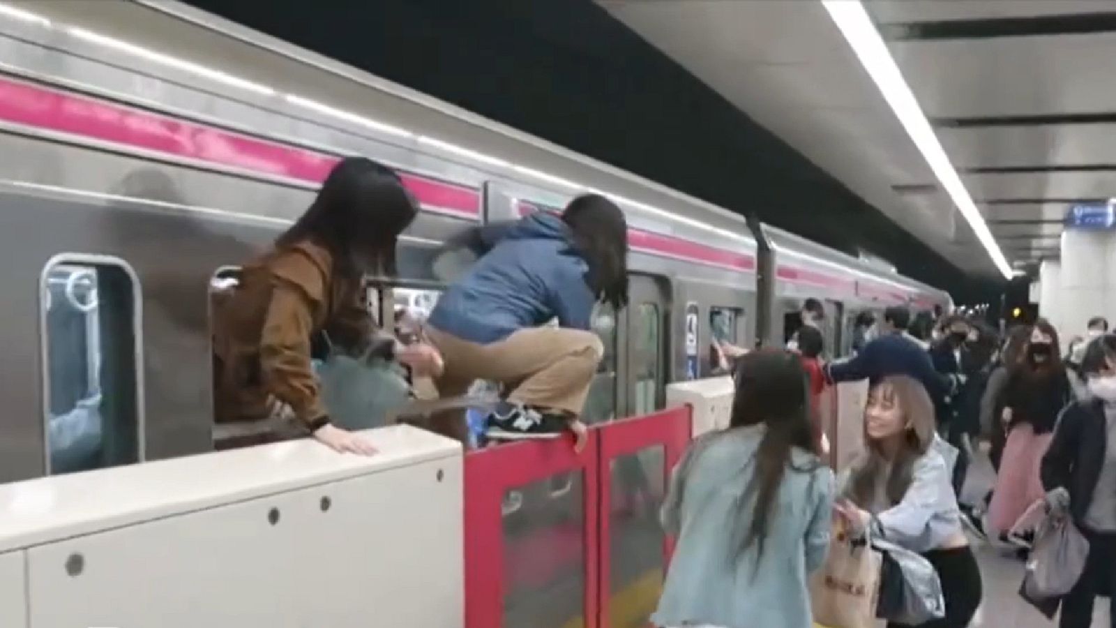 Un hombre disfrazado del Joker ha herido a quince personas con un cuchillo en Japón