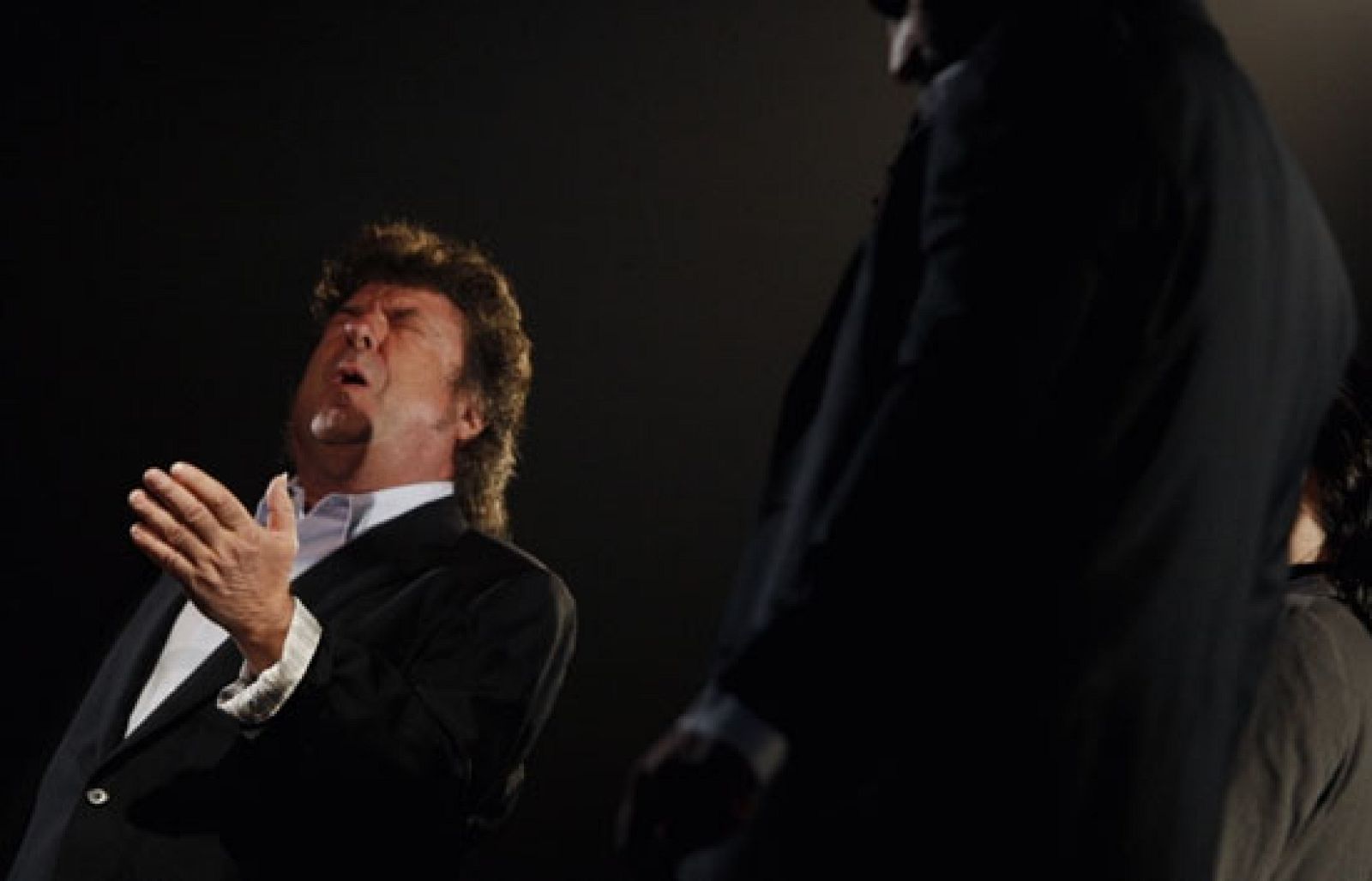 Enrique Morente escucha 'Morente Flamenco en directo' | Ver