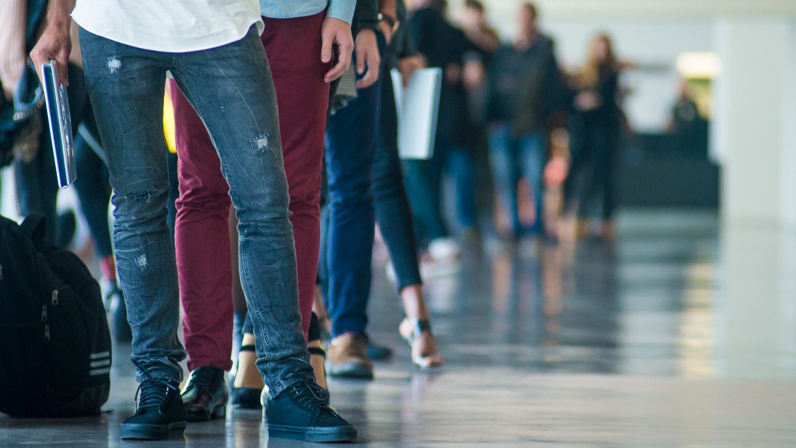 Aquí hay trabajo - Consejos y ayudas para desempleados de larga duración - ver ahora