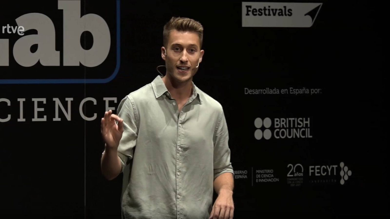 Semifinal FameLab 2021 - Julián Guercetti y su monólogo sobre el twitter bacteriano