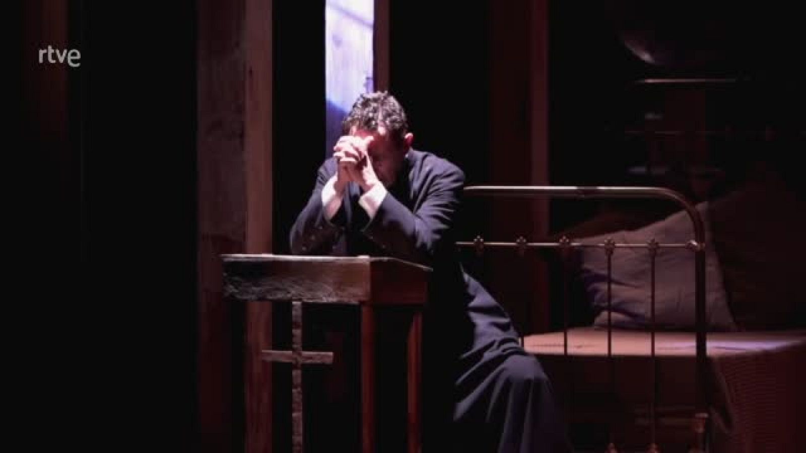 Versión teatral de "Los pazos de Ulloa" en Atención obras - Atención obras | Ver