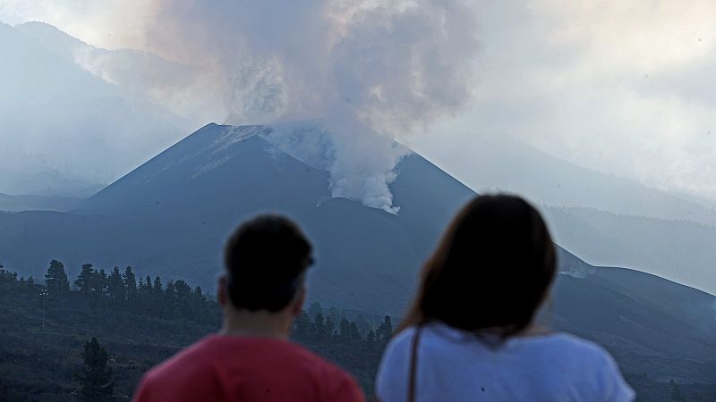Voluntarios en La Palma recuerdan que hace falta más ayuda