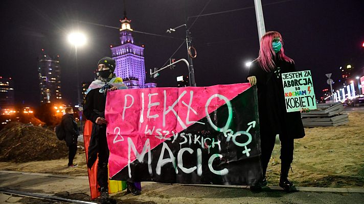 Telediario 2 - Polémica por la ley del aborto en Polonia, la legislación más restrictiva de Europa