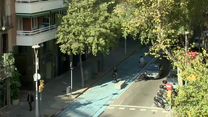 Telediario Fin de Semana - Barcelona plantea reducir el asfalto de varias calles para bajar la temperatura