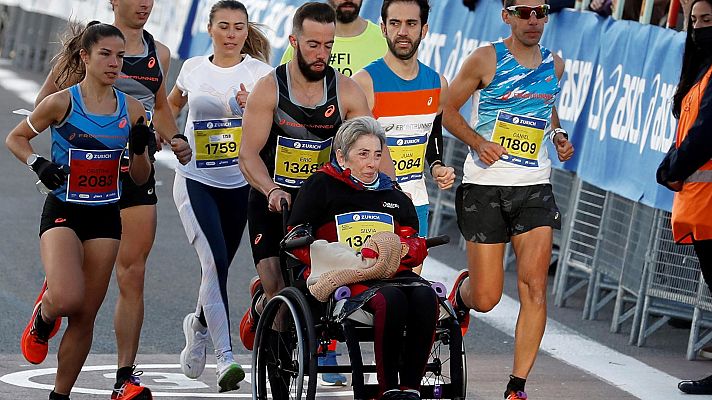 Telediario Fin de Semana - Récord de maratón empujando una silla de ruedas