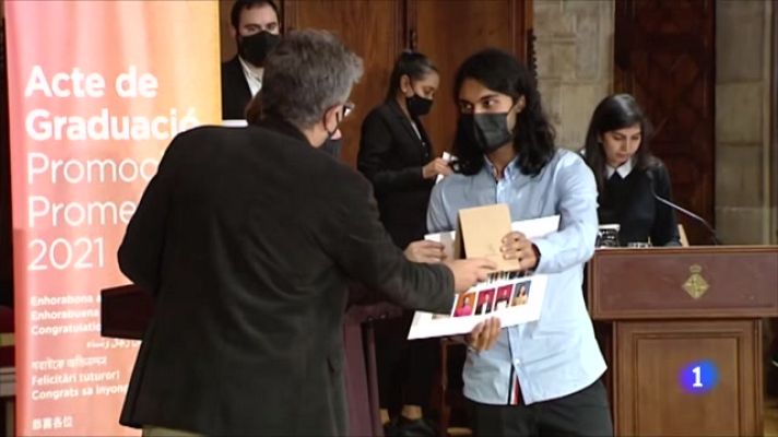 L'Informatiu - Lluitar contra l'abandonament escolar entre l'alumnat: quan el barri condiciona l'accés a la universitat