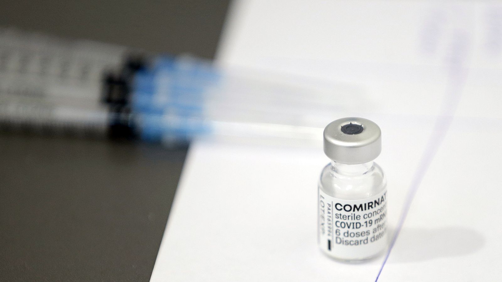 Doce meses de vacunas, doce meses de esperanza - Telediario 1 | Ver