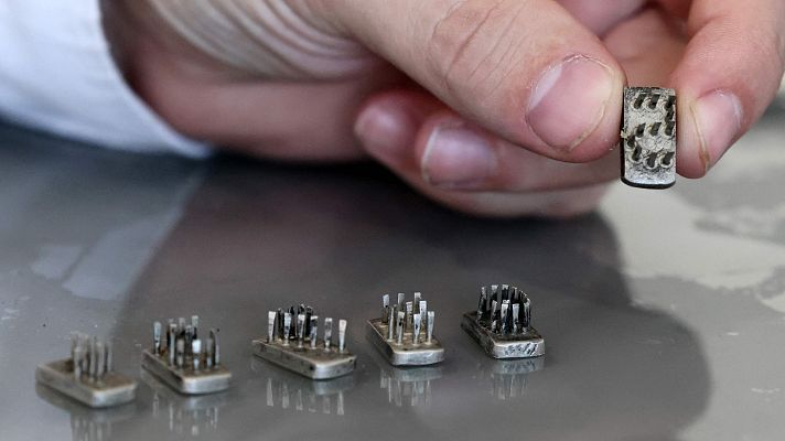 Telediario 1 - Israel suspende la subasta de los sellos con los que se tatuaba a prisioneros en Auschwitz