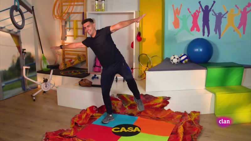 EDUCACI�N F�SICA - El suelo es lava - Aprendemos en Clan | Ver