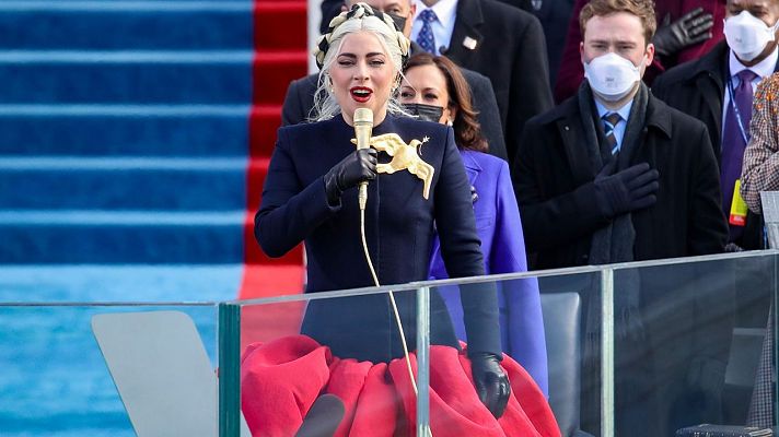 Mejor contigo - Lady Gaga cantó con un vestido blindado en la toma de posesión de Joe Biden