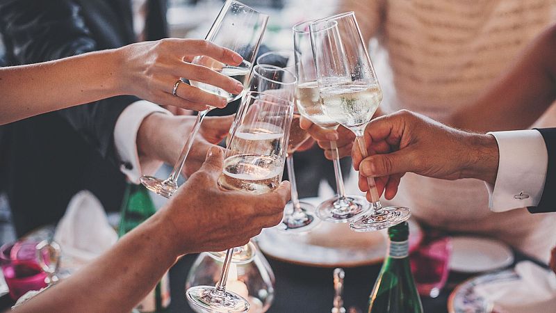 Vuelven las cenas de empresa con reservas casi al 100 % - Ver ahora