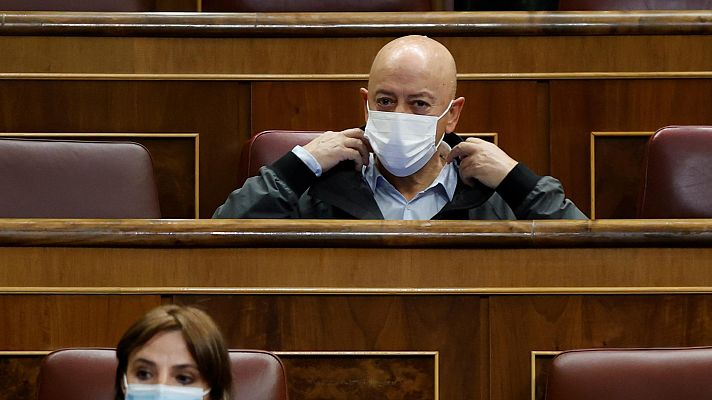 Telediario 1 - El socialista Odón Elorza rompe la disciplina y vota en contra del juez Arnaldo