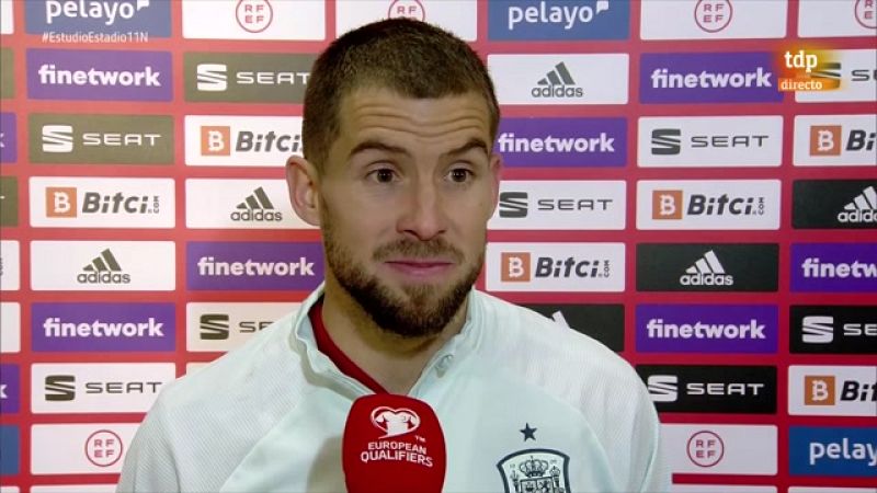 Íñigo Martínez explica la sufrida victoria en Grecia: "Si no rematas, estos equipos se vienen arriba"