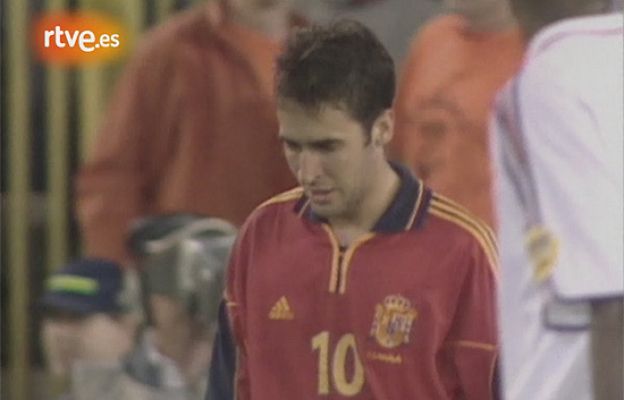 Deportes en el Archivo de RTVE - Raúl falla el penalti ante Francia