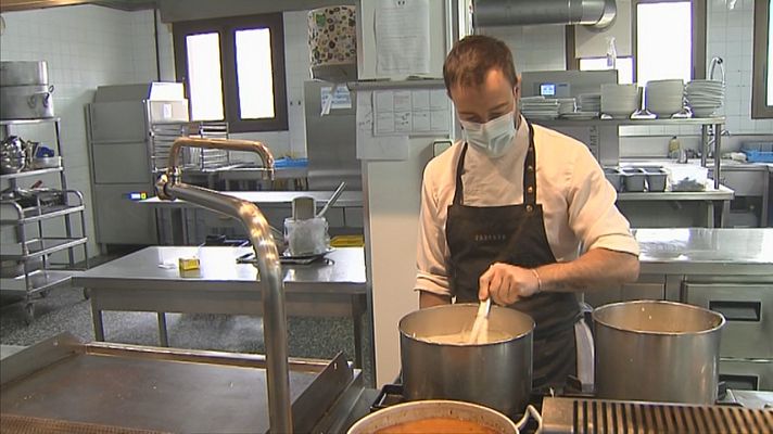 L'Informatiu - Manca de treballadors a les zones de muntanya per la temporada d'hivern