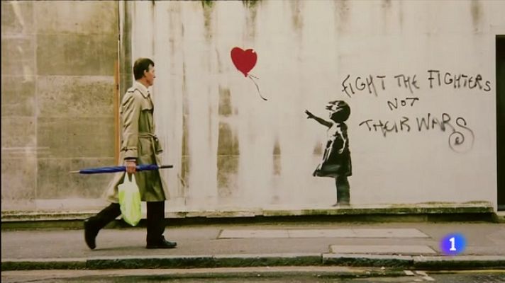 L'Informatiu - La mostra internacional dedicada a l'art de Banksy arriba al Disseny Hub Barcelona