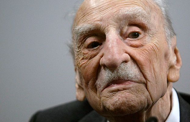  - TD - Perfil de Francisco Ayala