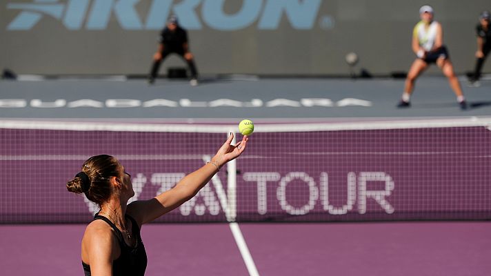 Tenis - WTA Finals Round Robin:  Krejcikova - Pliskova