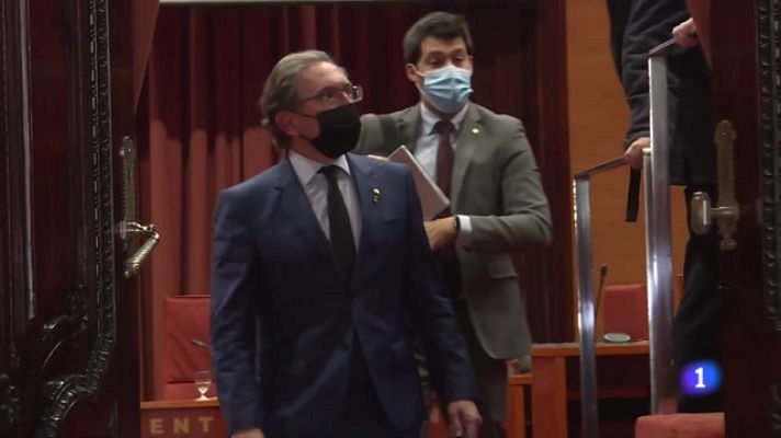 L'Informatiu - El conseller Giró esten la mà dels pressupostos a PSC i comuns