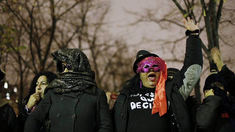 Francia elabora un plan para paliar la prostitución infantil - La tarde en 24h | Ver