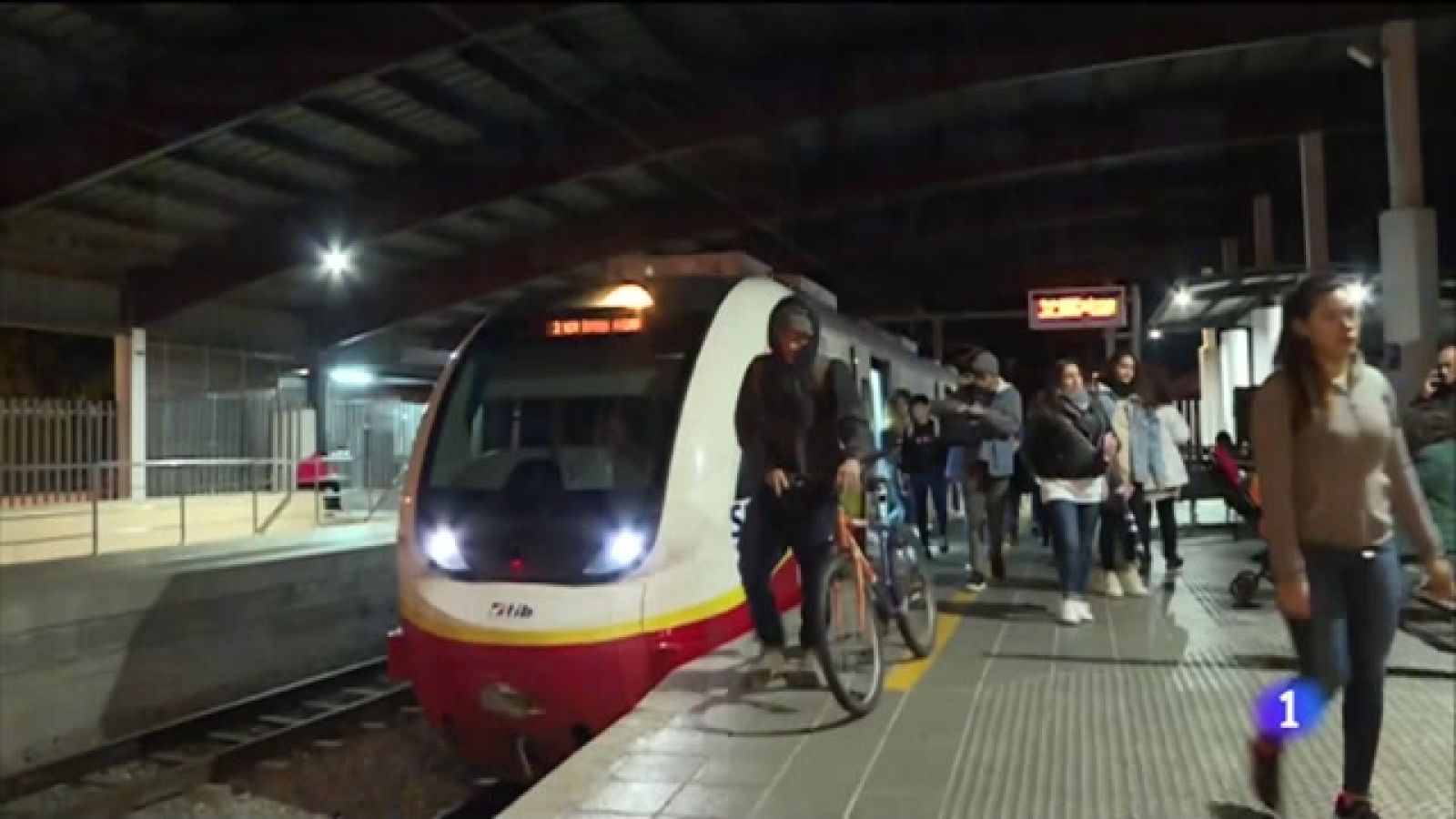 El Dijous Bo, afectat per la vaga del tren - Informatiu Balear | Ver