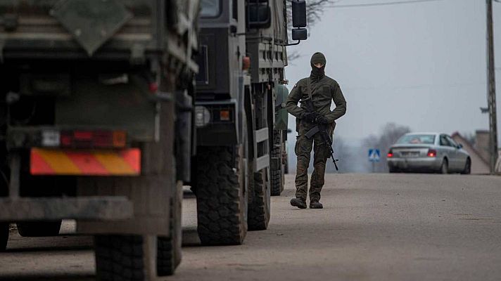 Telediario 2 - Bruselas estudia crear una fuerza militar conjunta que le pueda intervenir en situaciones de crisis