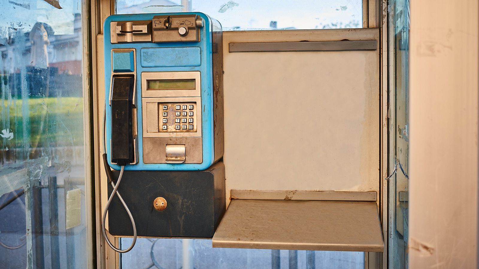 Adiós a las cabinas telefónicas | Ver