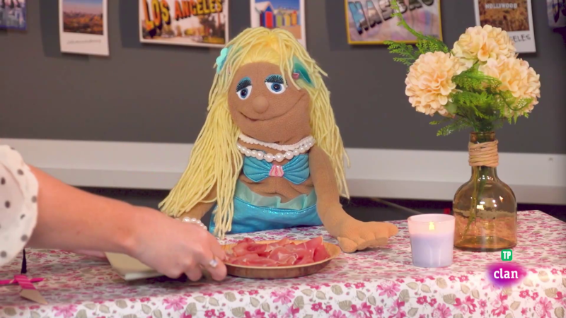 INGL�S - At the retaurant - Aprendemos en Clan | Ver