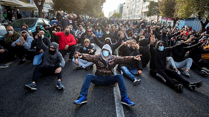 Telediario 2 - Patronal y sindicatos del metal vuelven a retomar las negociaciones tras el tercer día de huelga general en Cádiz
