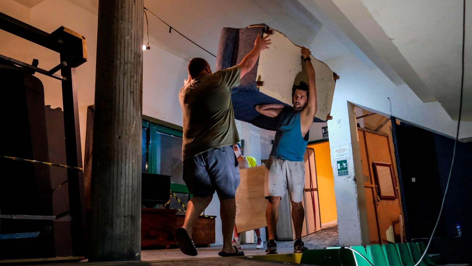 Hoteles convertidos en hogares para casi 500 personas en La Palma | Ver