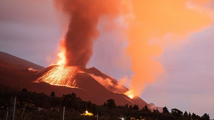 Telediario 1 - Stavros Meletlidis, vulcanólogo del IGN, sobre el fin de la erupción: "Hay que tener paciencia y cautela"