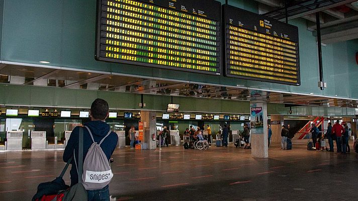Telediario Fin de Semana - Muchos pacientes tienen que retrasar sus pruebas por la escasez de vuelos a La Palma
