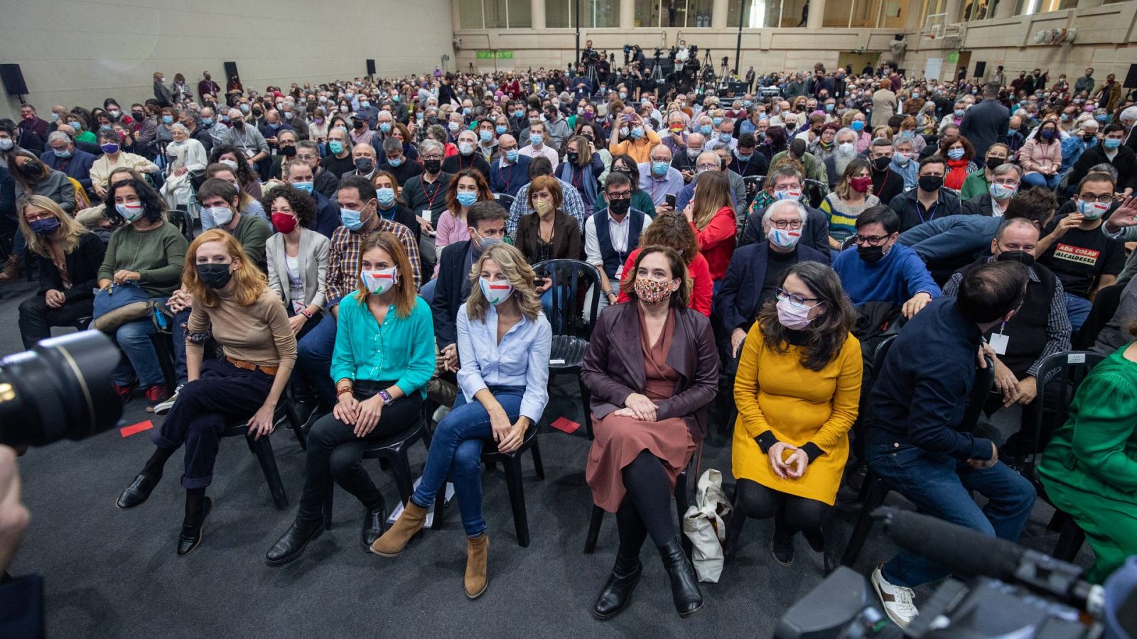 Yolanda Díaz avanza hacia su proyecto político en la asamblea de los 'comunes' de Colau