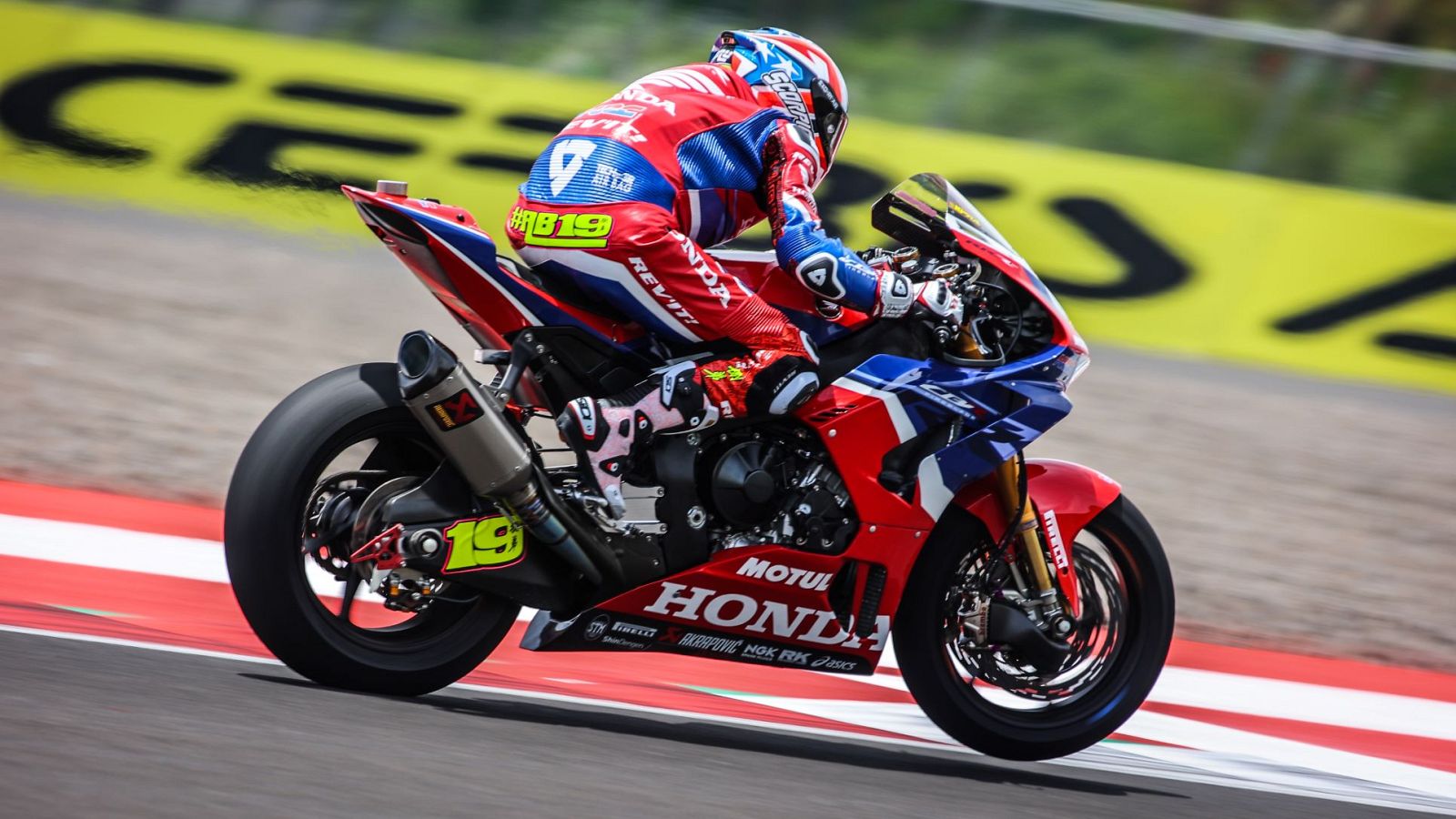 WorldSBK 2021 | Bautista: "Probaremos la Ducati en Jerez" | Ver