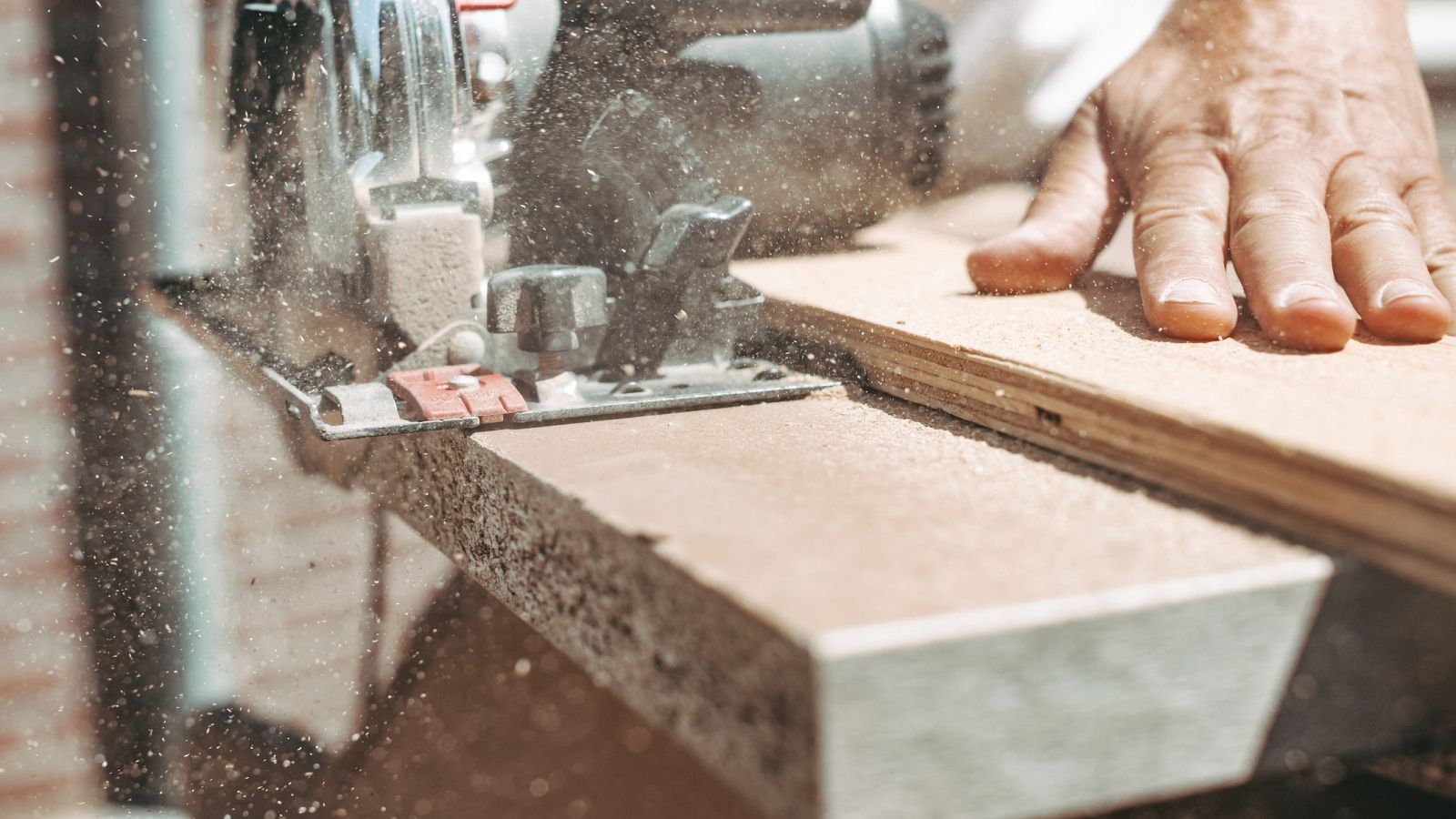 Aquí hay trabajo - Se buscan especialistas en madera - ver ahora