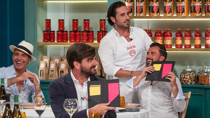 MasterChef Celebrity - Pitingo hace trampa y cambia de color a favor de Bustamante