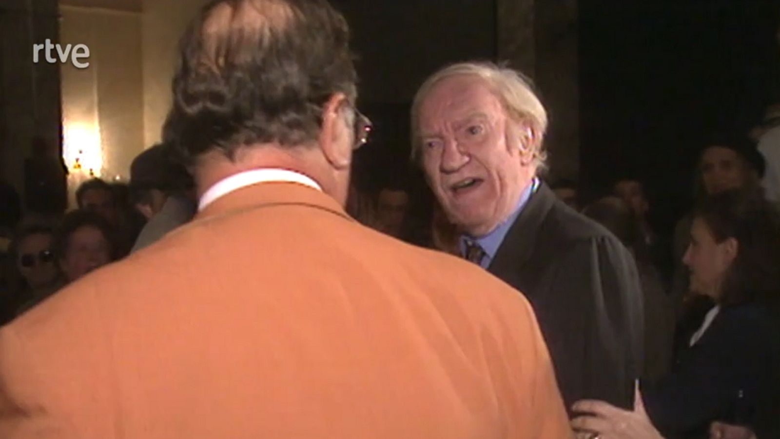 Bronca entre Fernando Fernán Gómez y un admirador - Dale al Play! | Ver